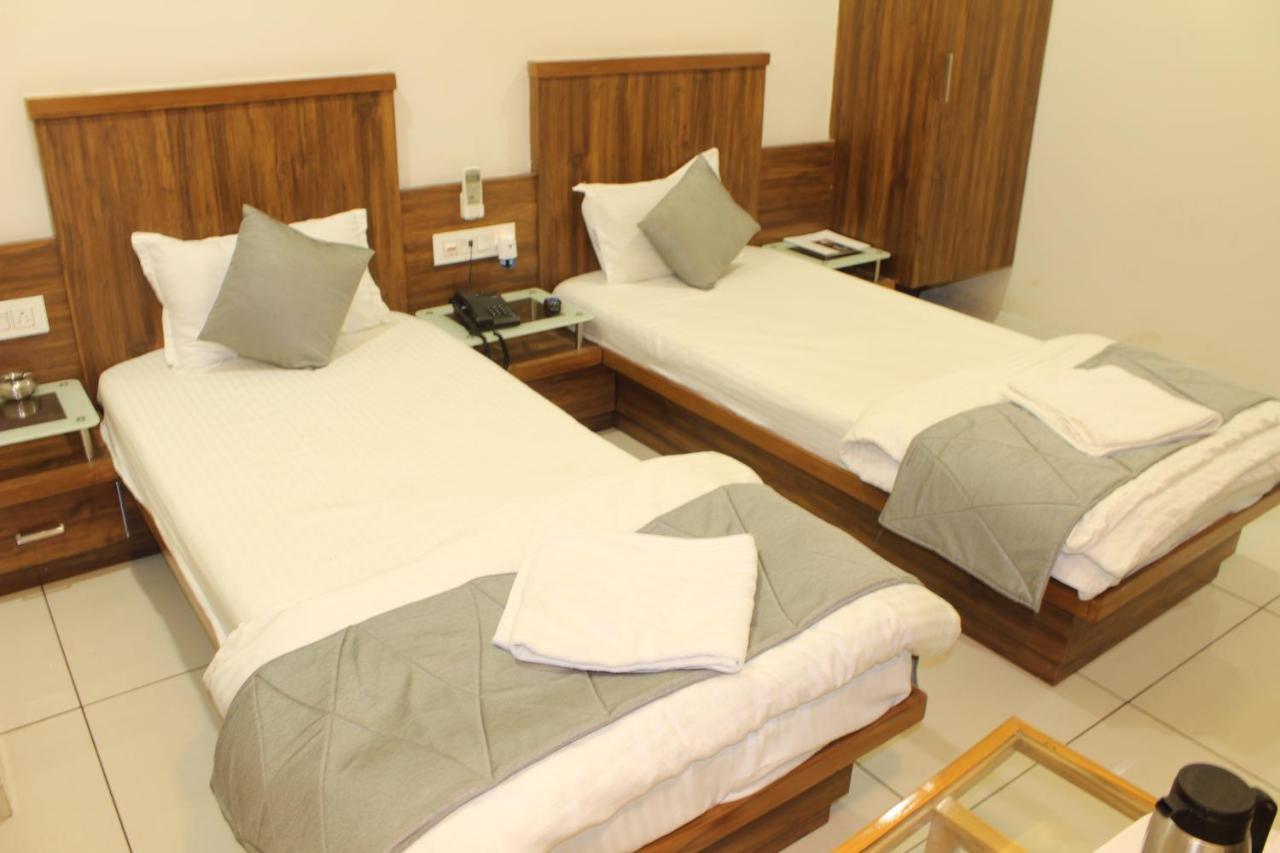 Hotel Satkar Chhatral Εξωτερικό φωτογραφία